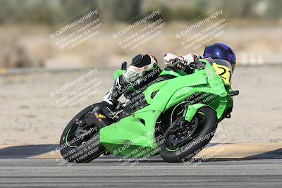 media/Nov-16-2025-Race Pace (Sun) [[8c5fa54630]]/Verified Riders/7-Turn 4 (1155am)/